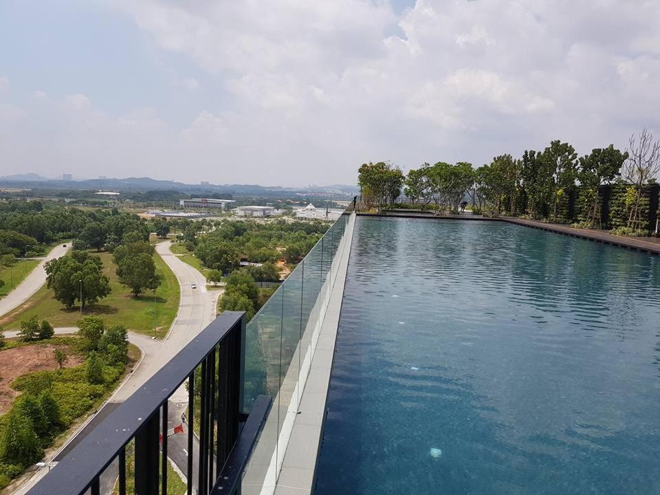 Mycozysoho With Excellent Swimming Pool View Apartment ไซเบอร์จายา ภายนอก รูปภาพ
